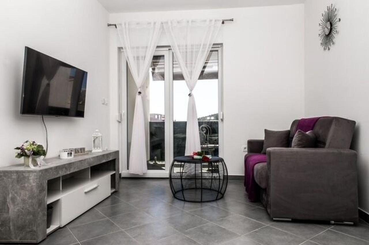 Apartments Zdeslav Rogoznica  Εξωτερικό φωτογραφία