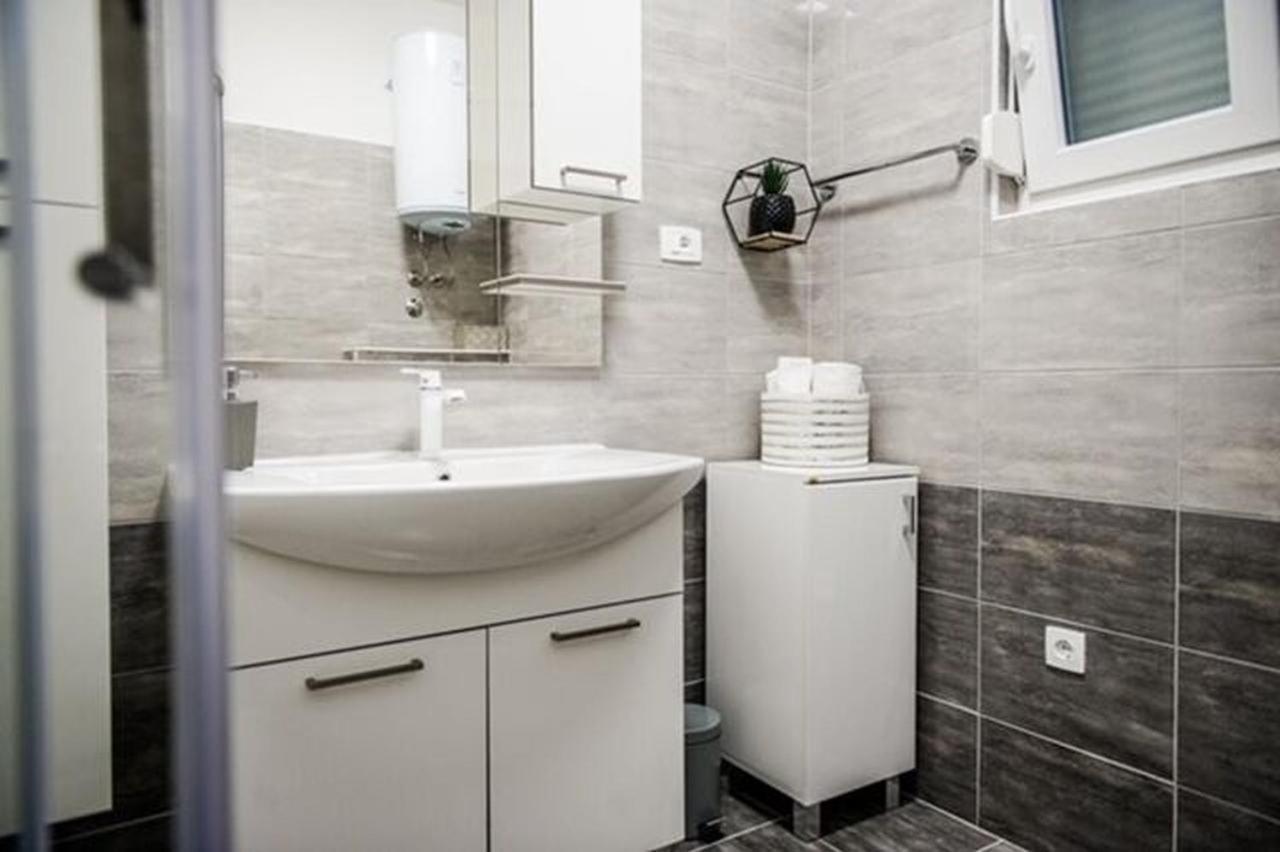 Apartments Zdeslav Rogoznica  Εξωτερικό φωτογραφία
