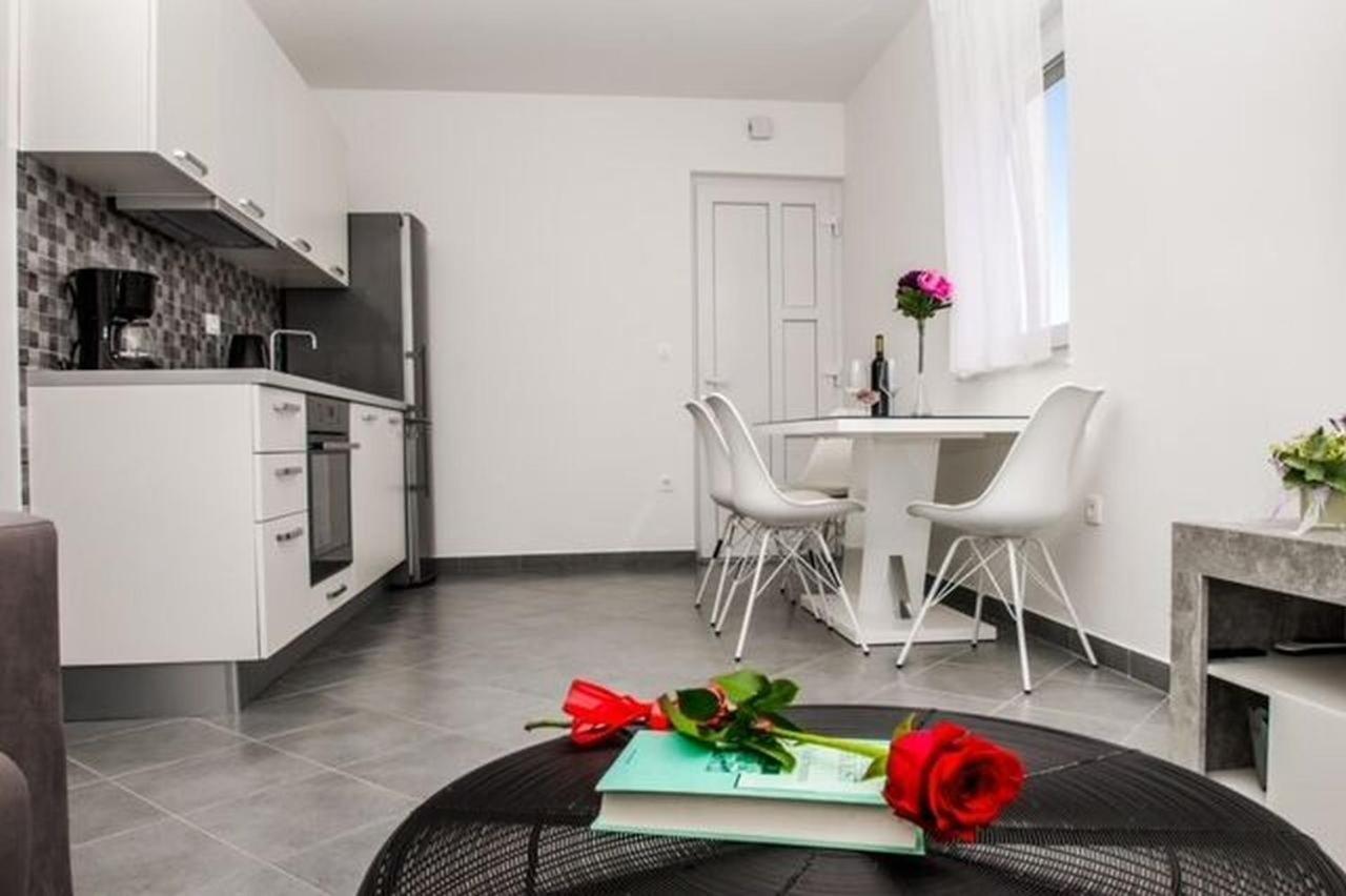 Apartments Zdeslav Rogoznica  Εξωτερικό φωτογραφία
